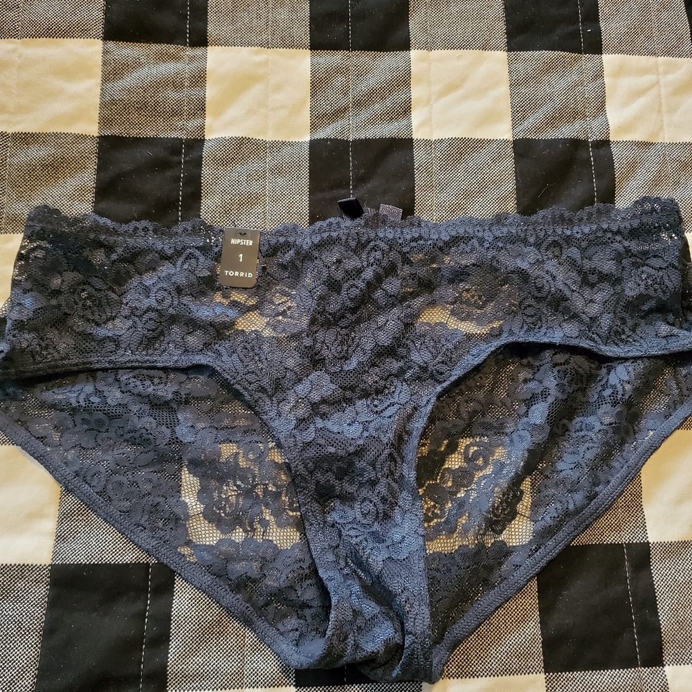 Torrid underwear size 1  non smoking 🚭home